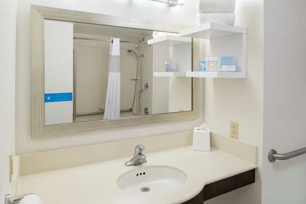  - Hampton Inn & Suites Dartmouth