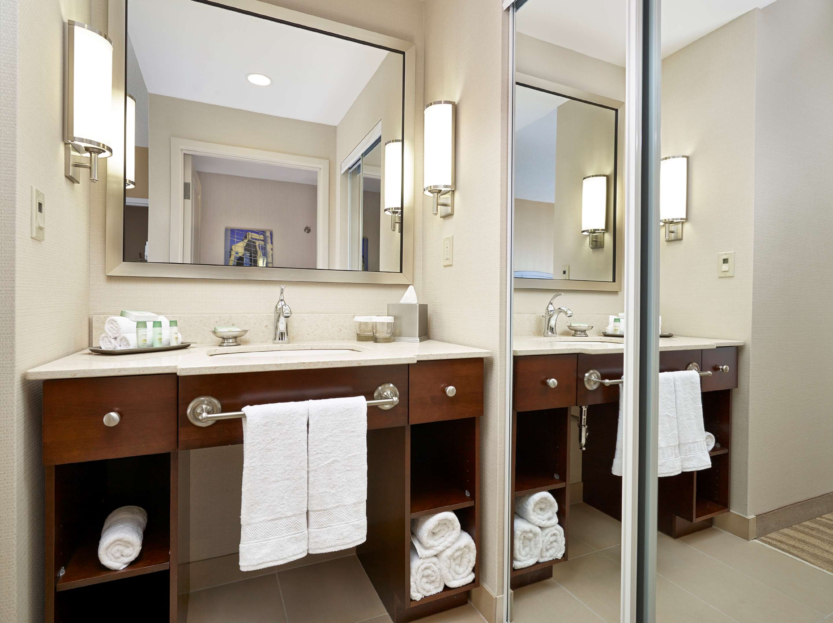 Guest room bath