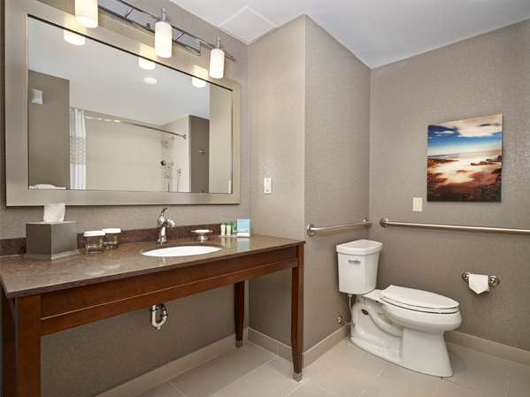  - Hampton Inn Downtown Halifax