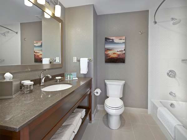  - Hampton Inn Downtown Halifax