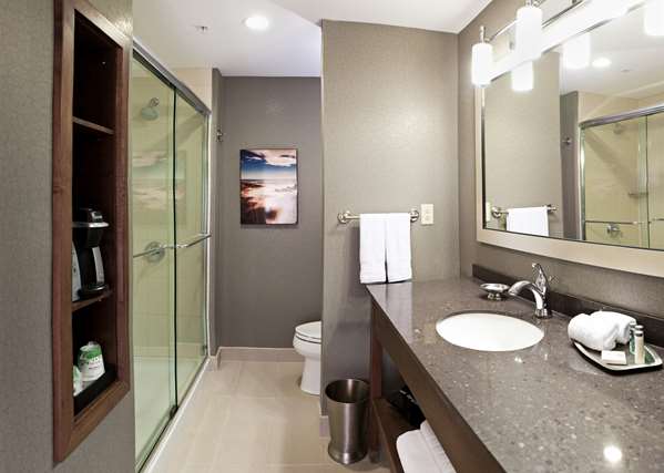  - Hampton Inn Downtown Halifax