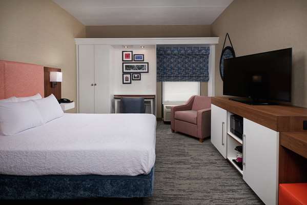  - Hampton Inn Austintown - I-80, Exit 223