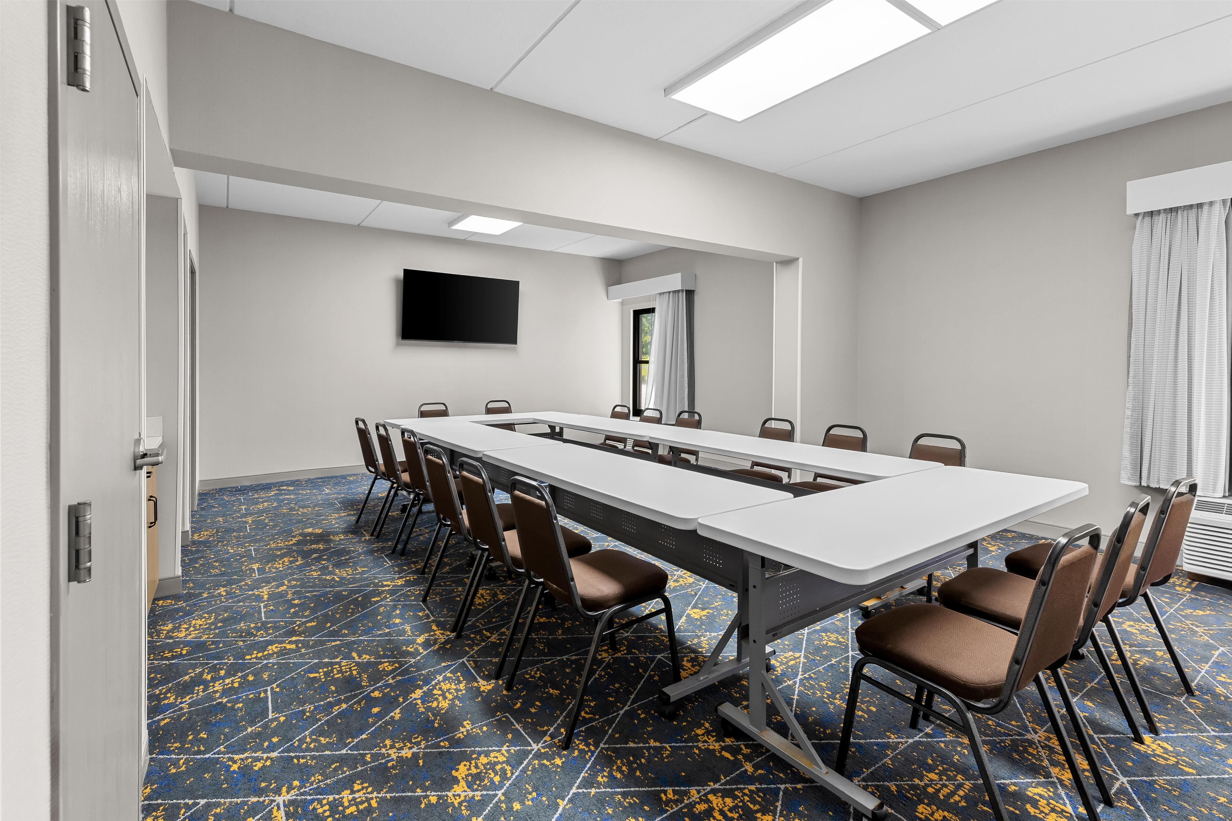 Meeting Room | Hampton Inn by Hilton Youngstown-West I-80