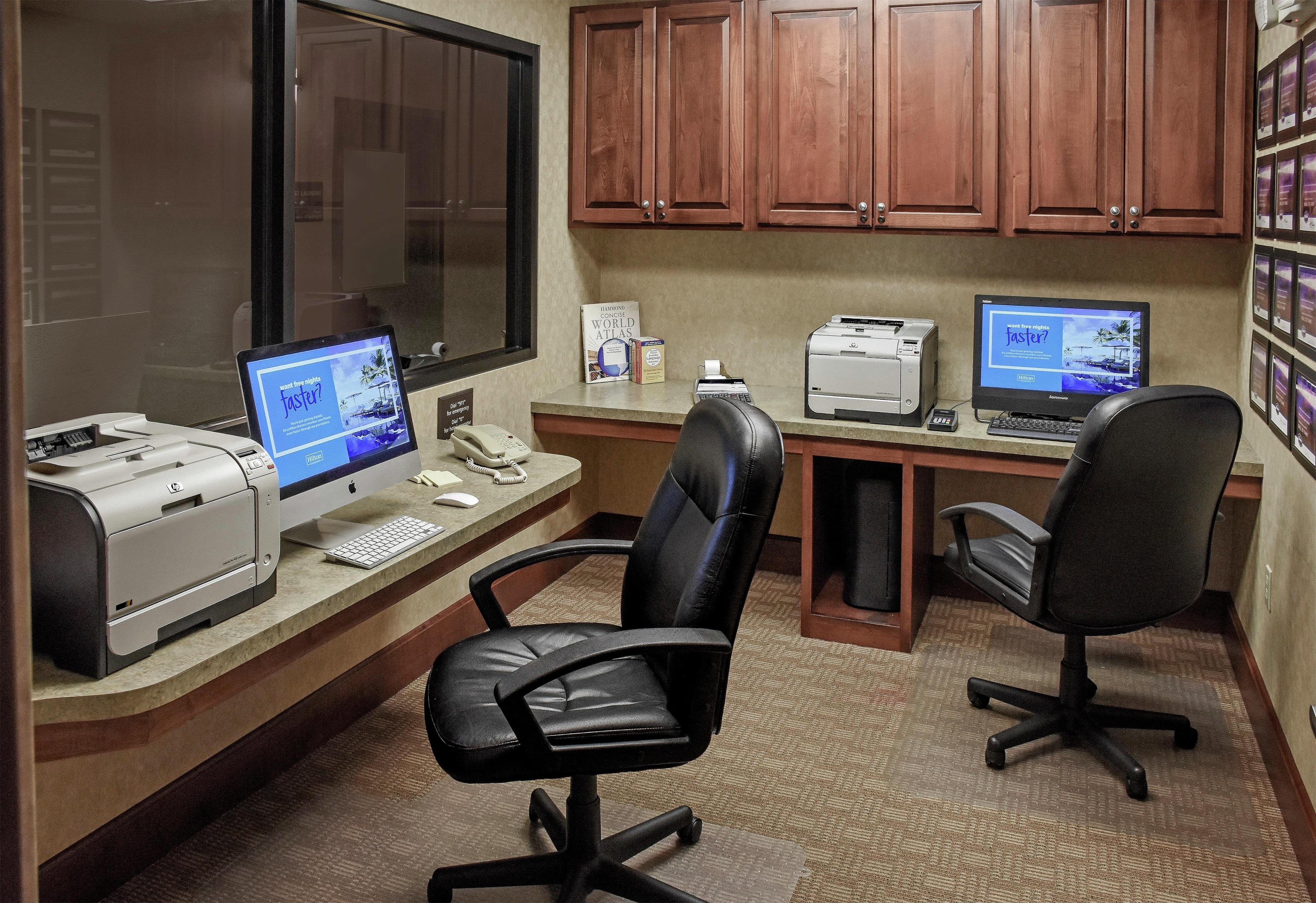 Business Center | Hampton Inn & Suites Youngstown-Canfield