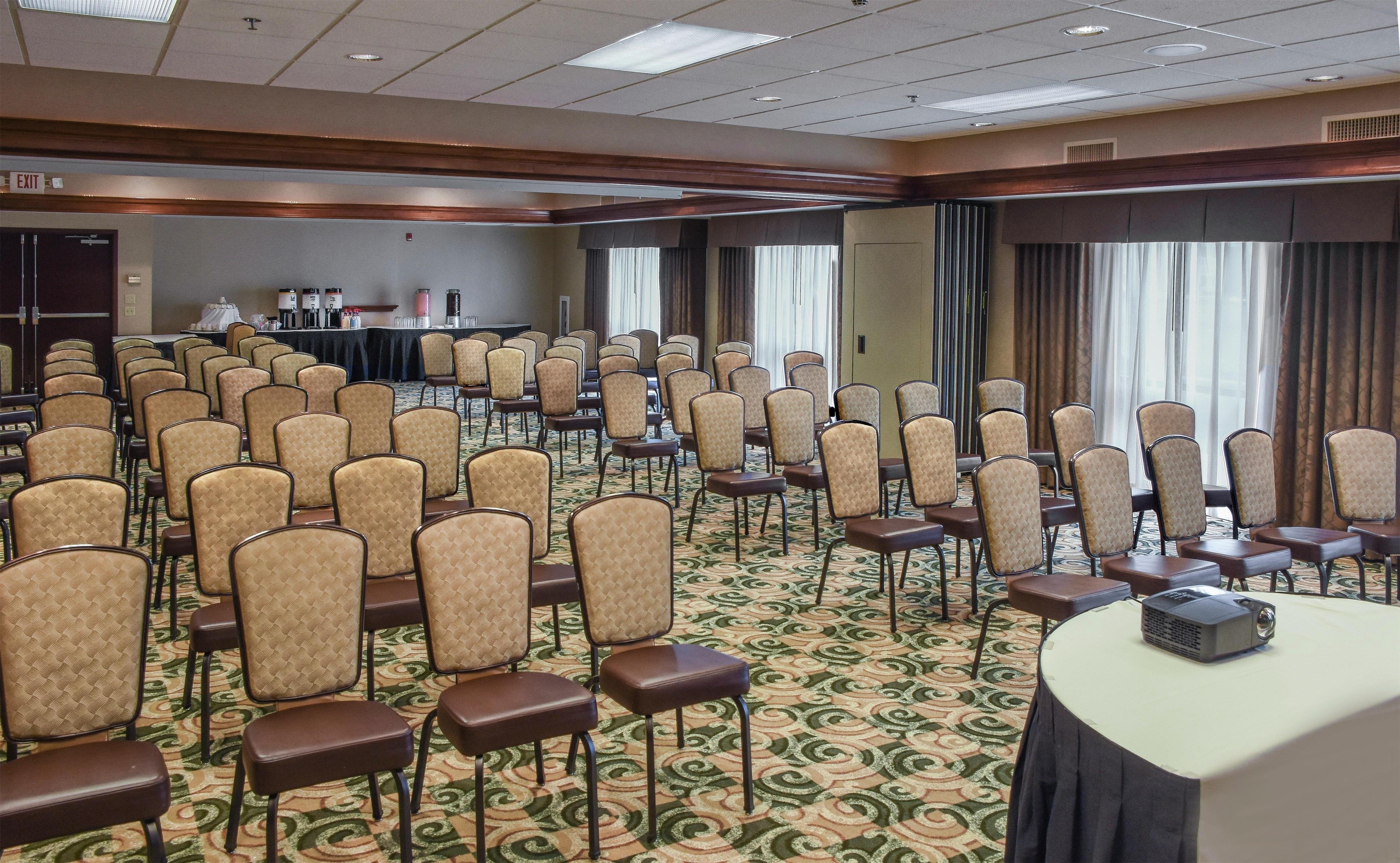 Restaurant | Hampton Inn & Suites Youngstown-Canfield