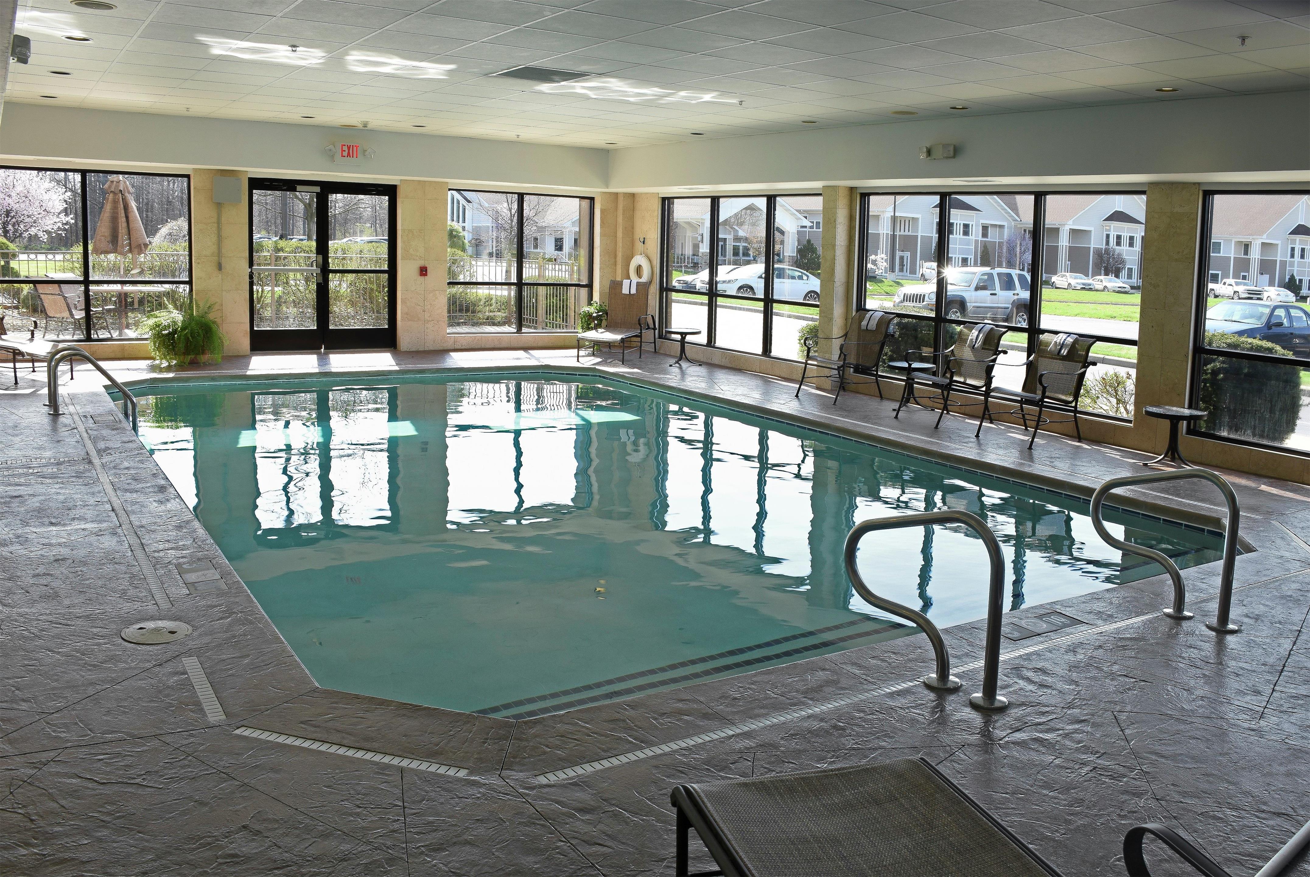 Pool | Hampton Inn & Suites Youngstown-Canfield