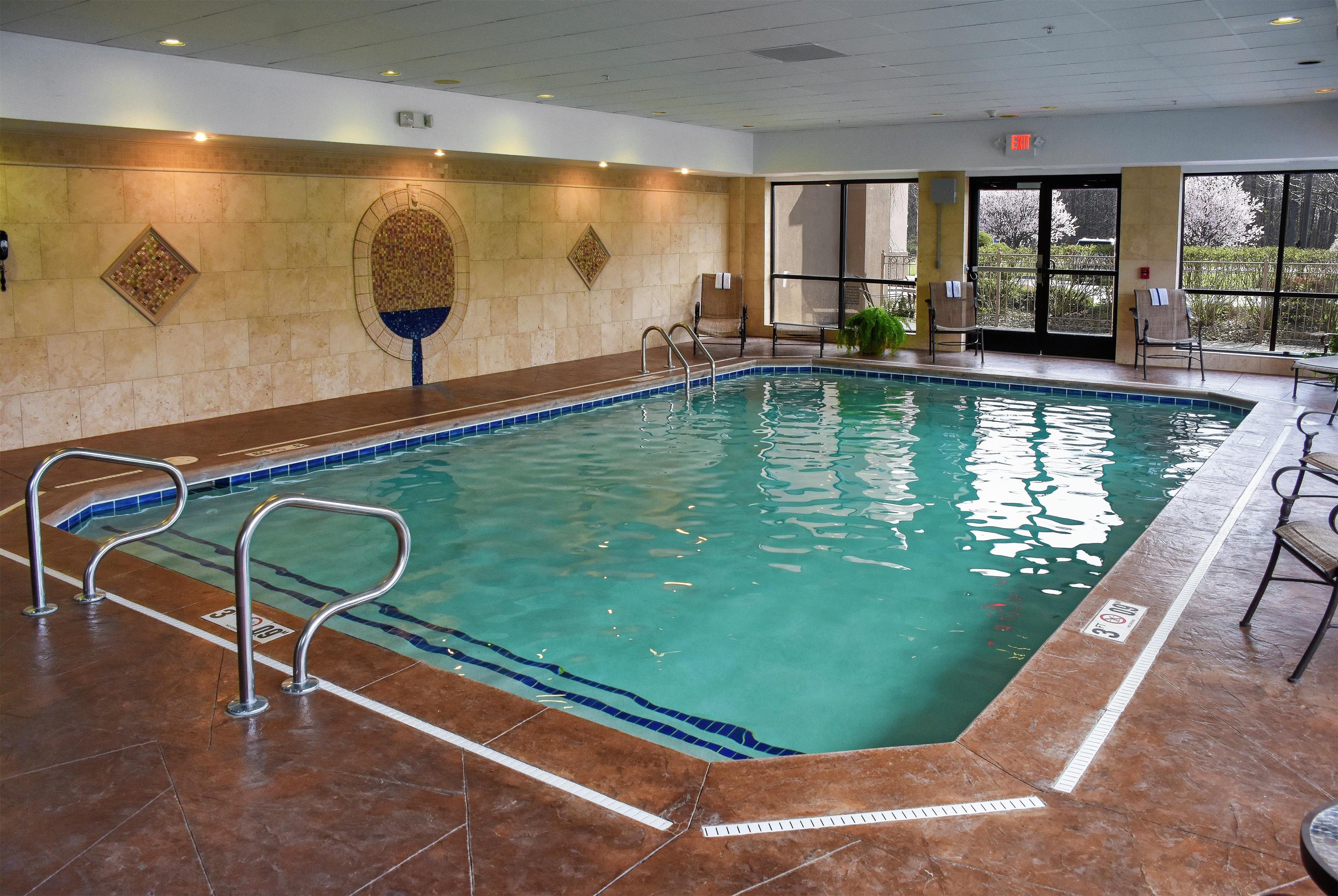 Pool | Hampton Inn & Suites Youngstown-Canfield