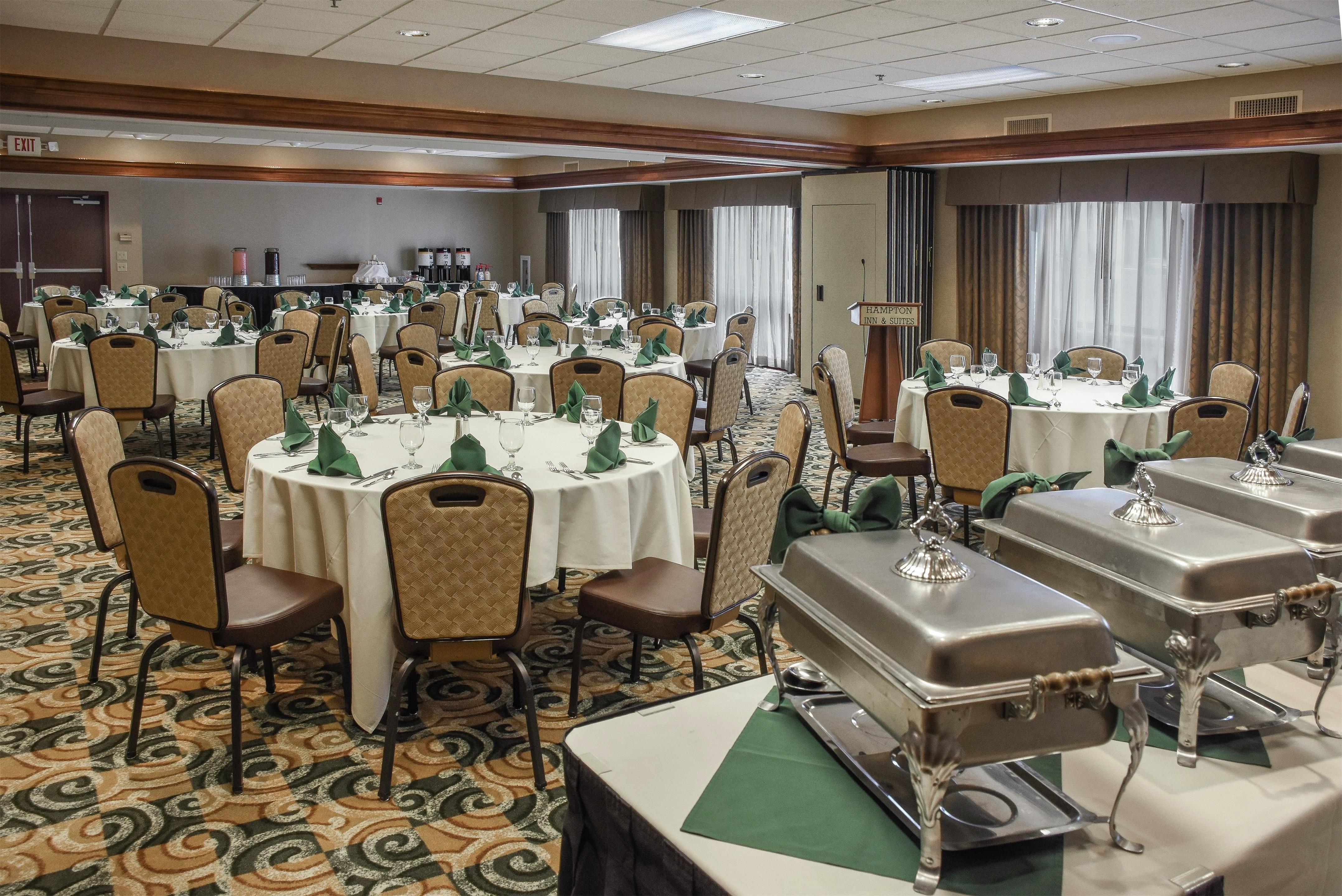 Restaurant | Hampton Inn & Suites Youngstown-Canfield