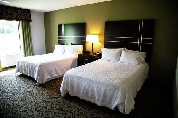  - Hampton Inn & Suites West Middlesex - I-80, Exit 4B