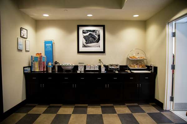 Amenities - Hampton Inn & Suites West Middlesex - I-80, Exit 4B