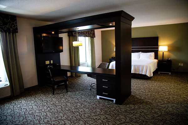  - Hampton Inn & Suites West Middlesex - I-80, Exit 4B