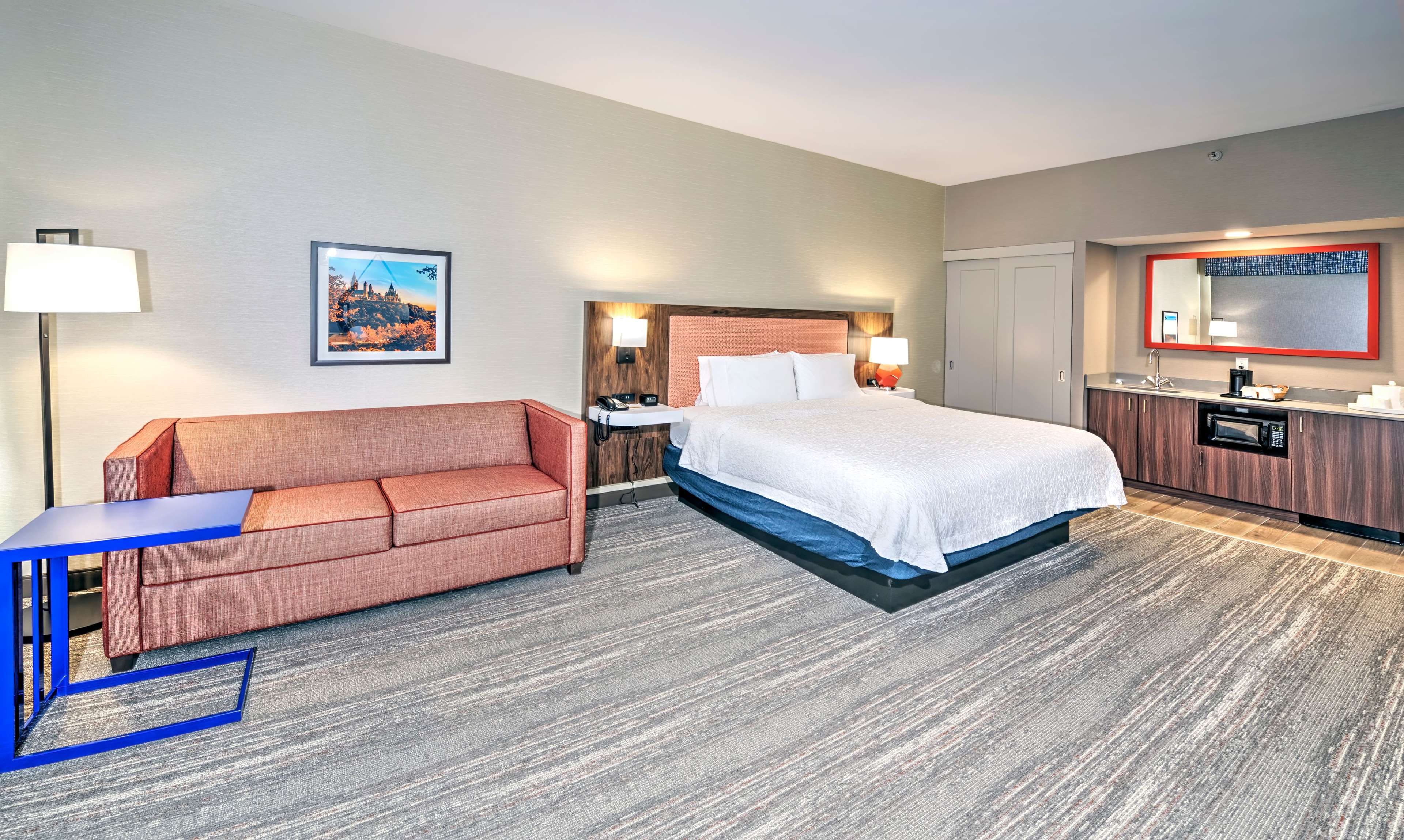 Hampton Inn by Hilton Ottawa Room Type - 1KING STUDY SOFABED NOSMOK