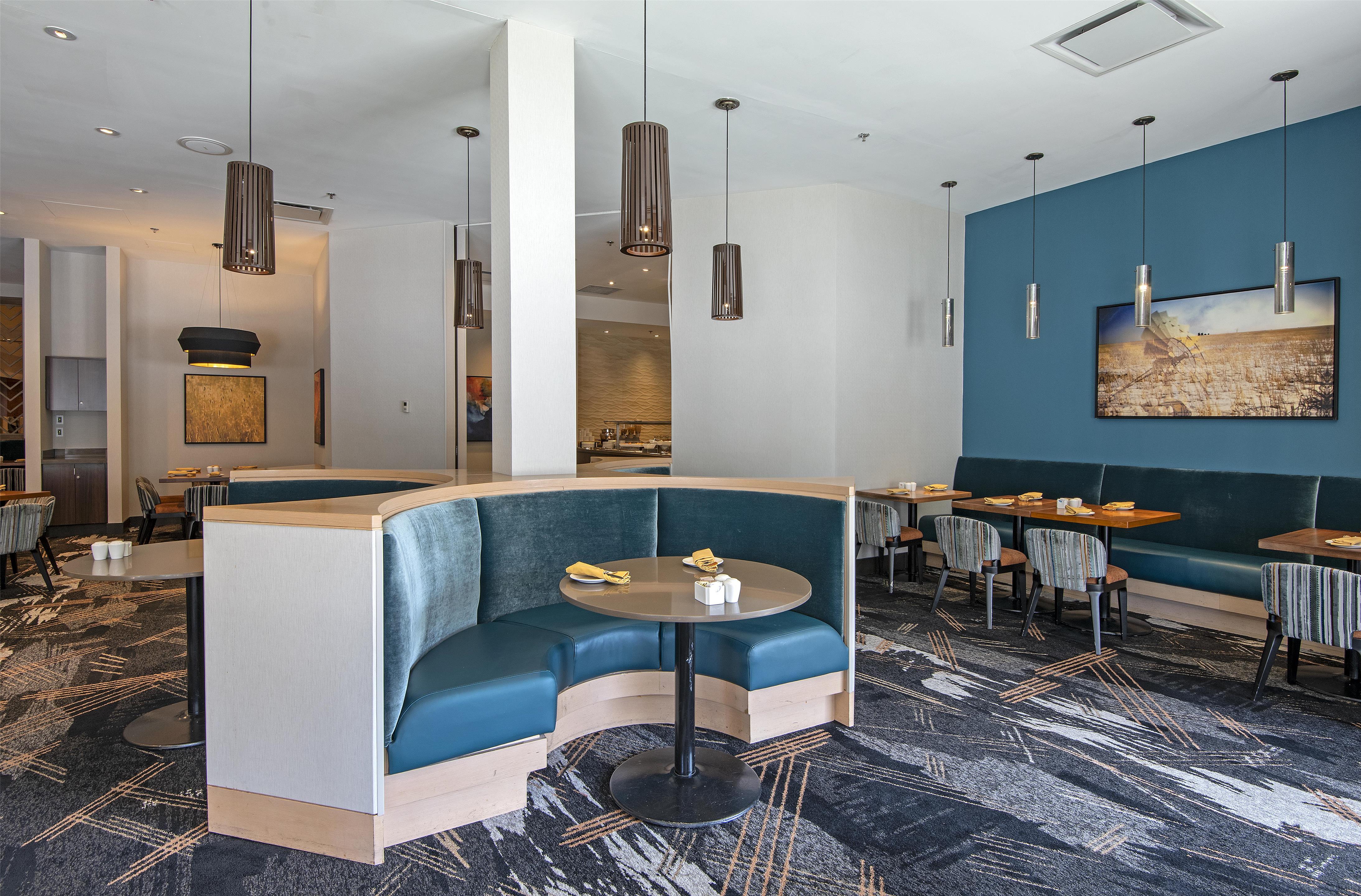 Restaurant | DoubleTree by Hilton Hotel & Conference Centre Regina