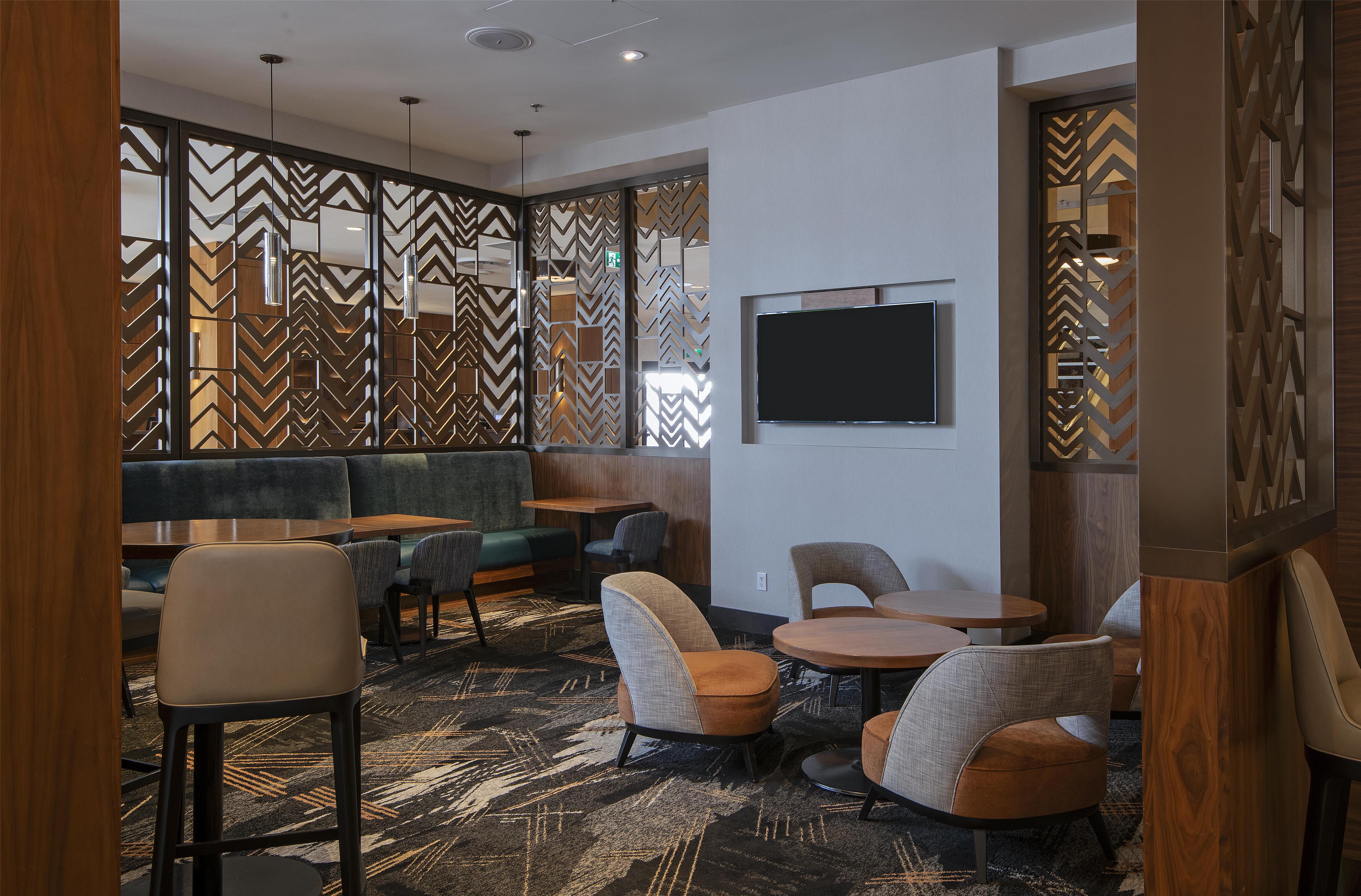 BarLounge | DoubleTree by Hilton Hotel & Conference Centre Regina