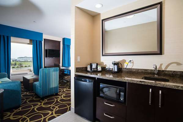  - Hampton Inn & Suites Eastgate Drive Regina