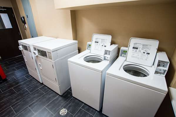  - Hampton Inn & Suites Eastgate Drive Regina