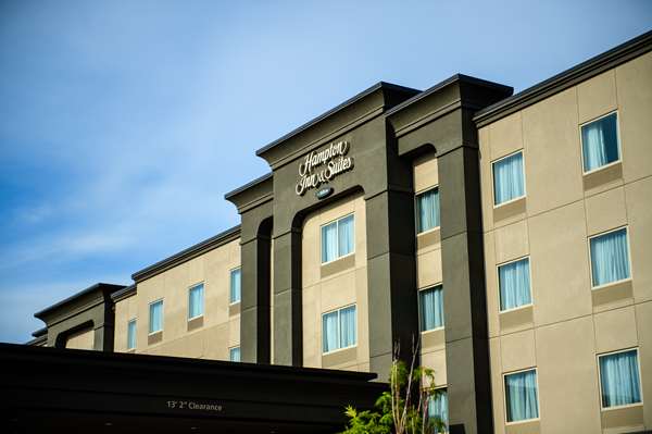 Exterior view - Hampton Inn & Suites Eastgate Drive Regina