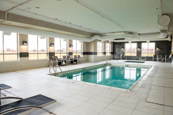 Pool - Hampton Inn & Suites Eastgate Drive Regina