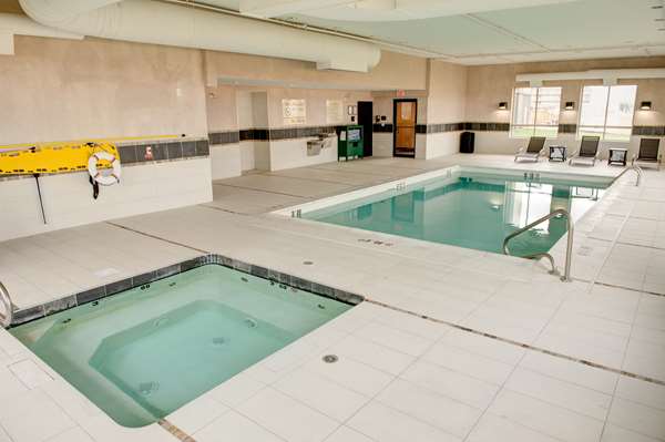 Pool - Hampton Inn & Suites Eastgate Drive Regina