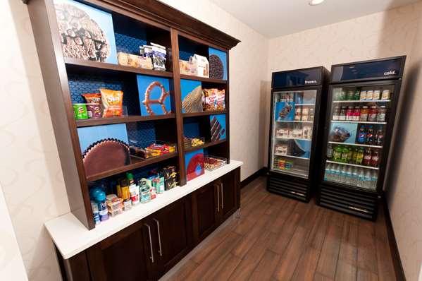 Restaurant - Hampton Inn & Suites Eastgate Drive Regina