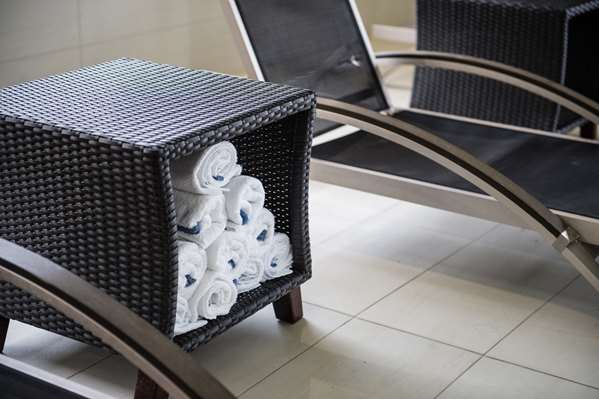 Pool - Hampton Inn & Suites Eastgate Drive Regina