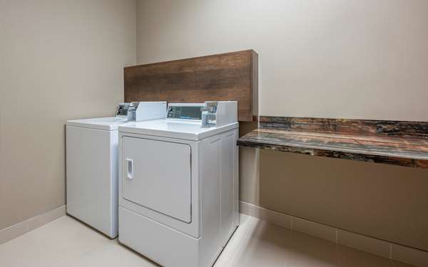  - Hampton Inn Membertou