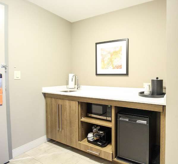  - Hampton Inn Membertou