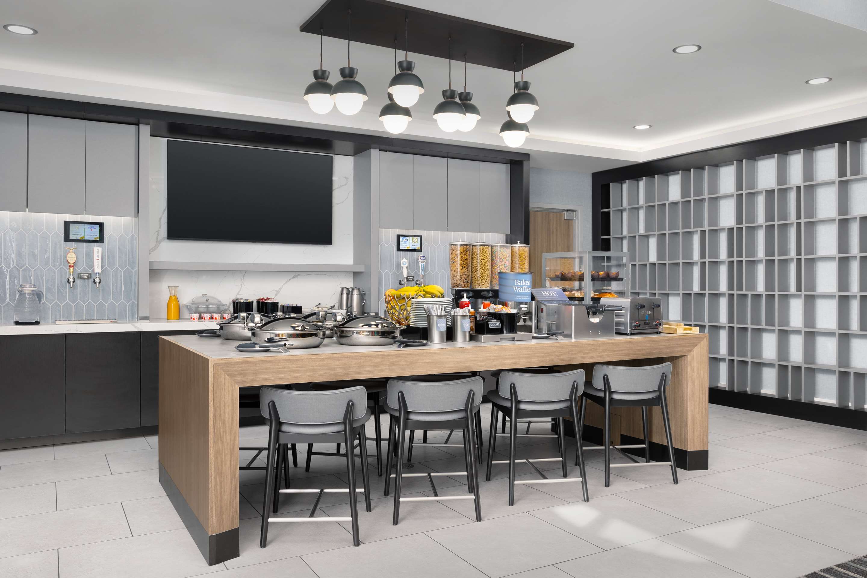 Breakfast Area | Homewood Suites By Hilton York