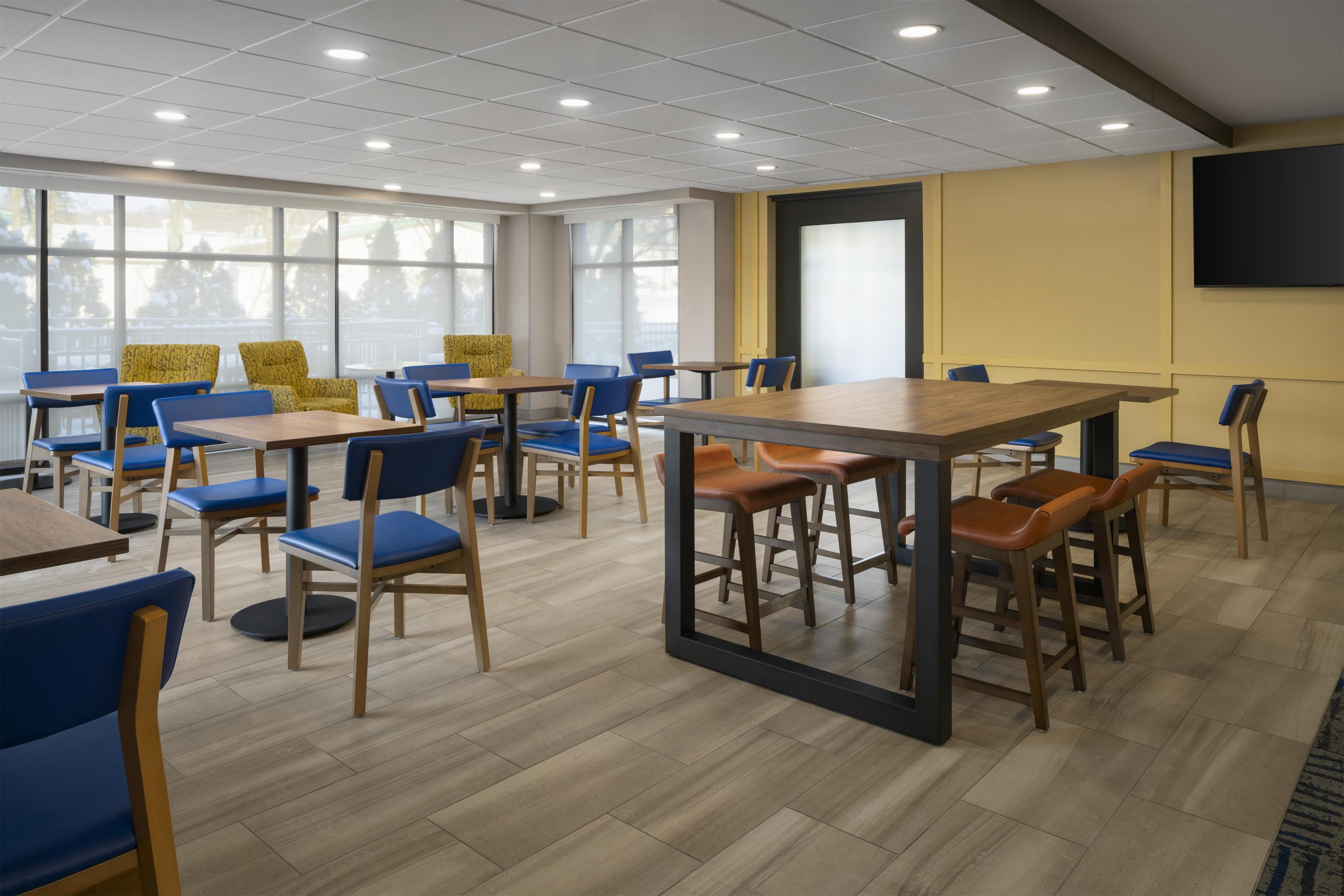 Lobby | Hampton Inn by Hilton York