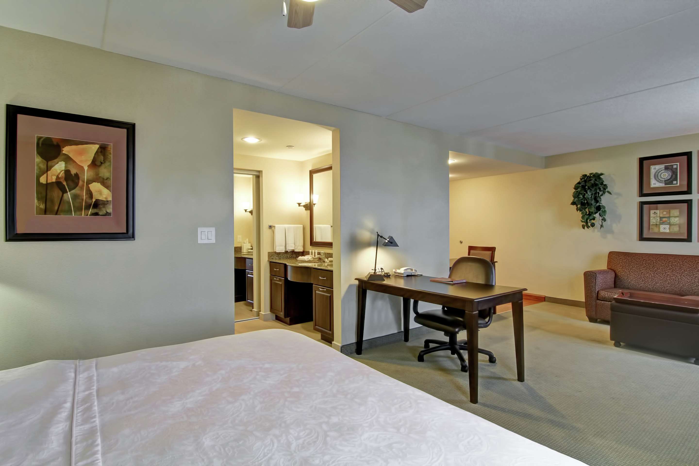 Guest room