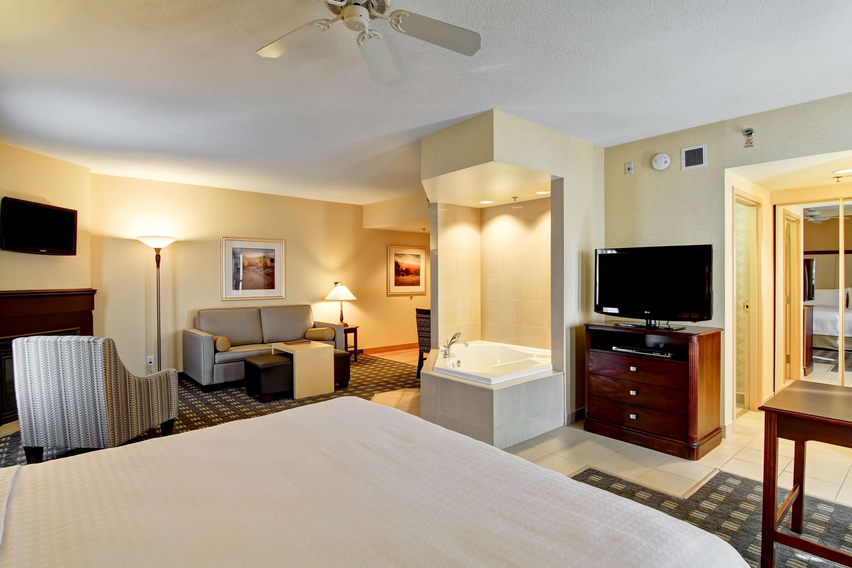 Guest room bath