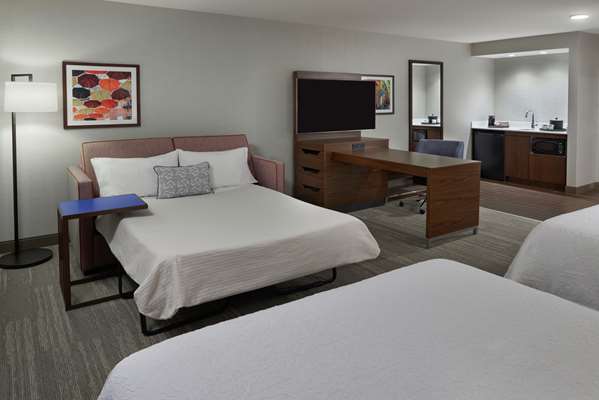  - Hampton Inn & Suites Dorval