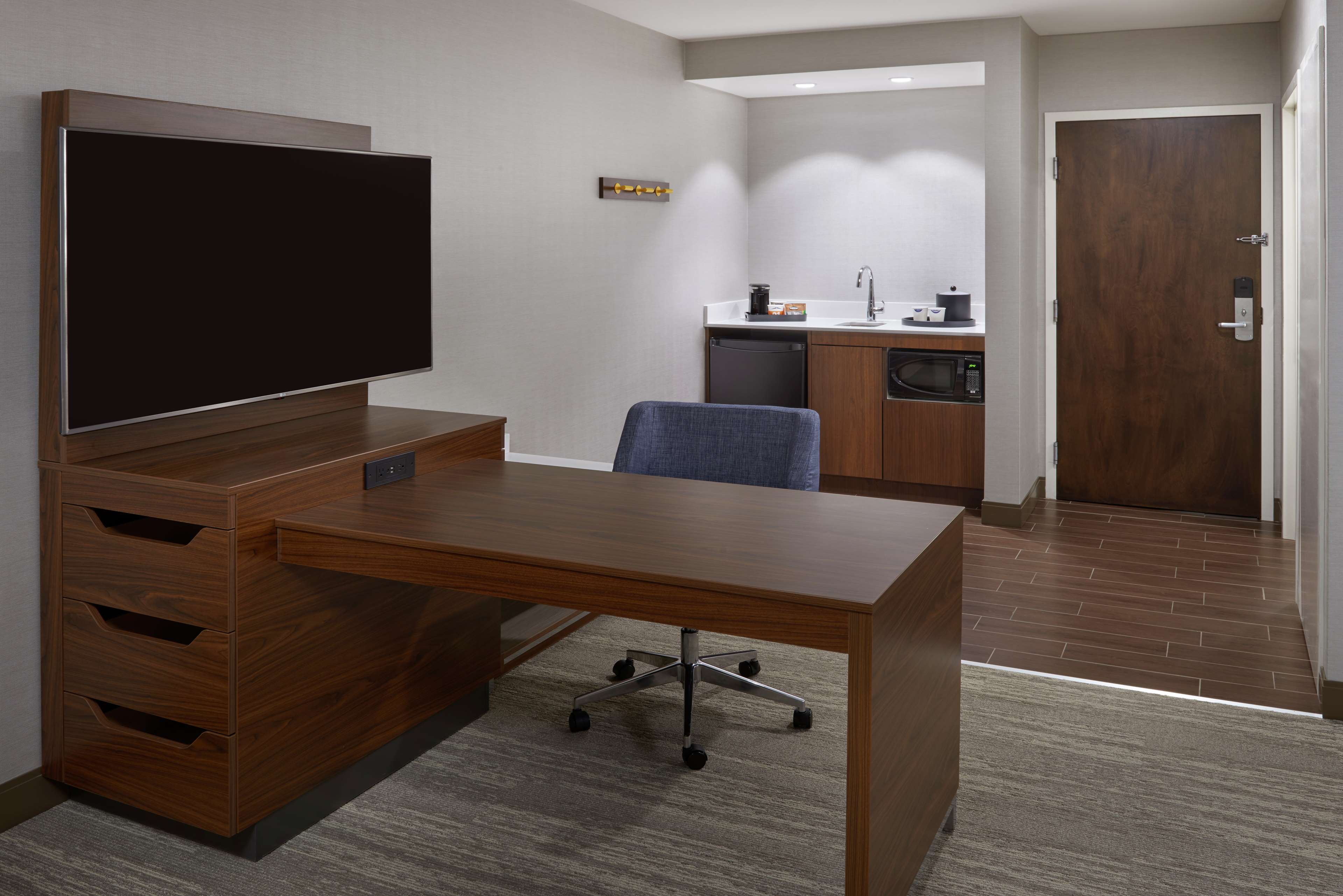 Hampton Inn & Suites by Hilton Montreal-Dorval Room Type - 2 QUEEN  STUDIO NO SMK