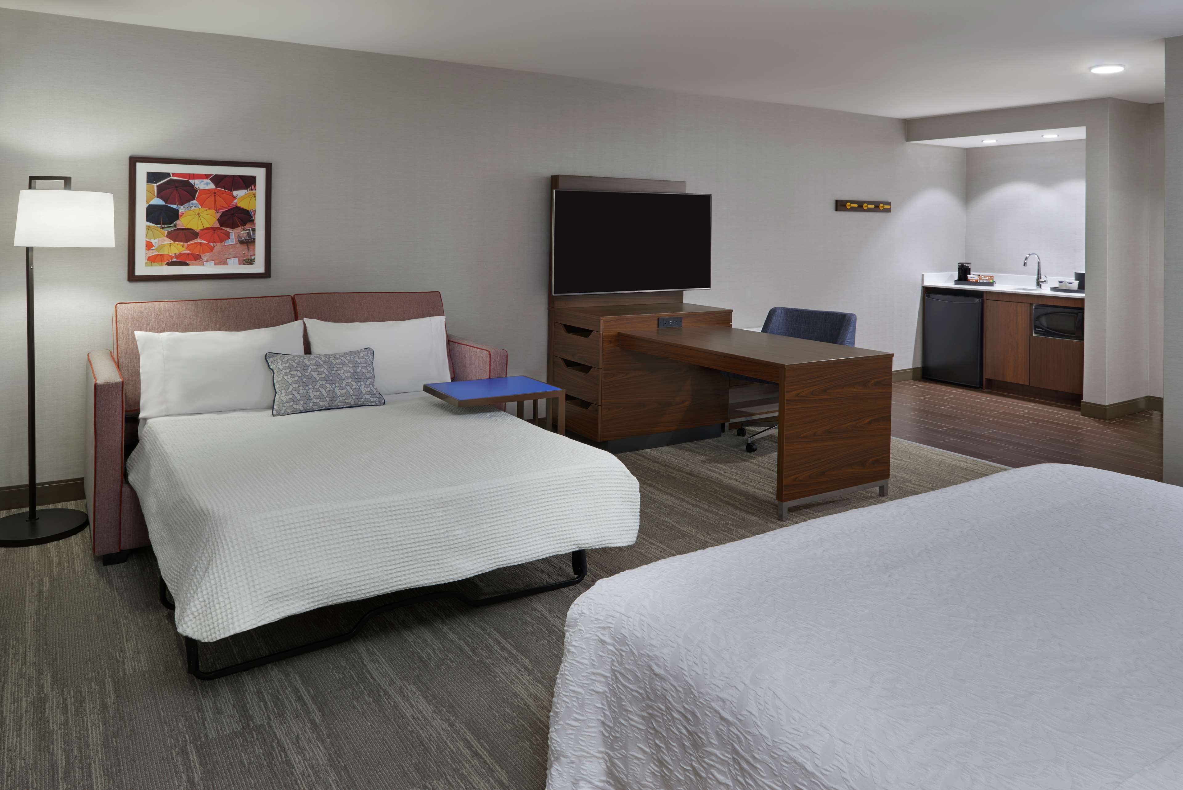 Hampton Inn & Suites by Hilton Montreal-Dorval Room Type - KING STUDIO SUITE NON SMOK