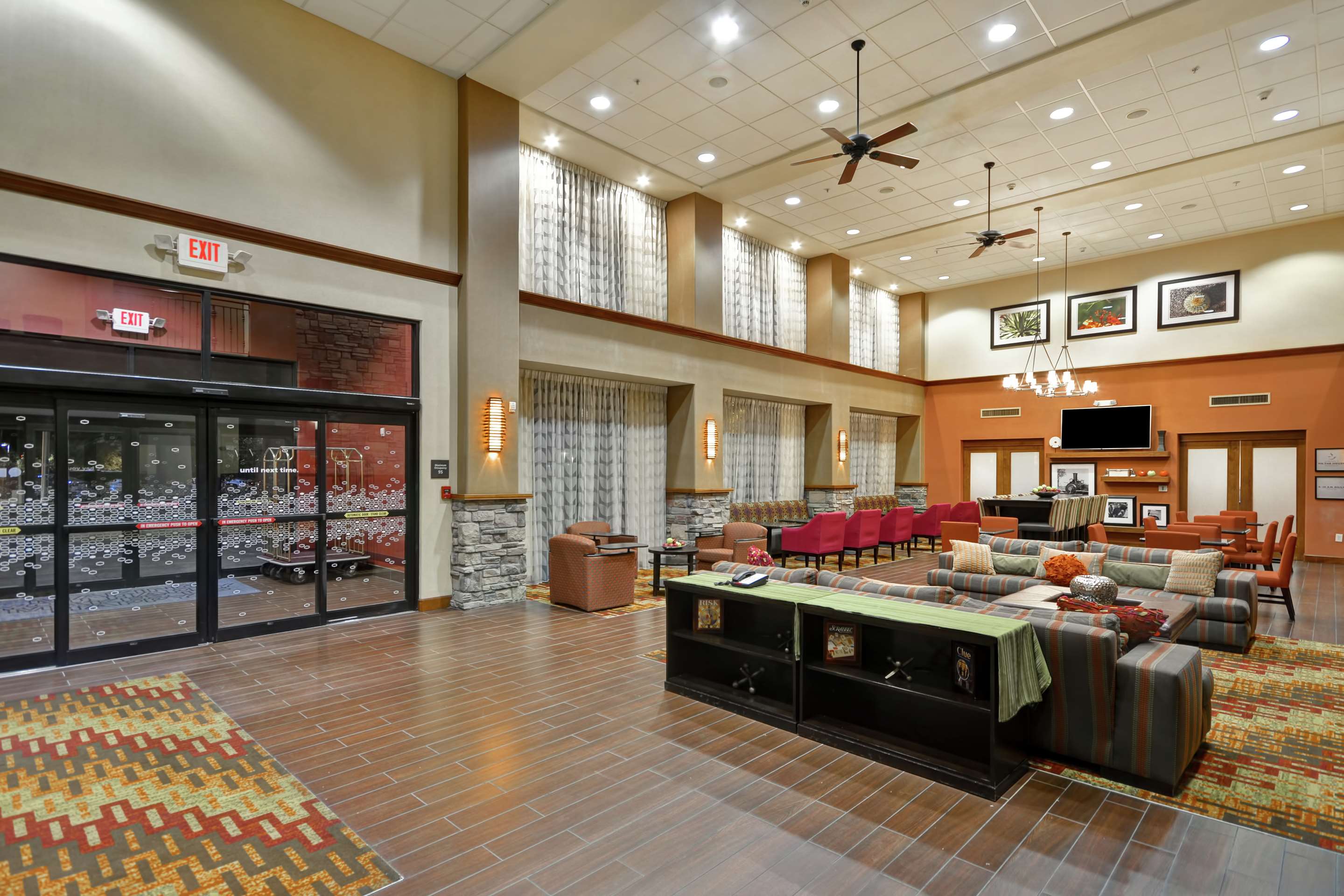 Lobby | Hampton Inn & Suites Yuma