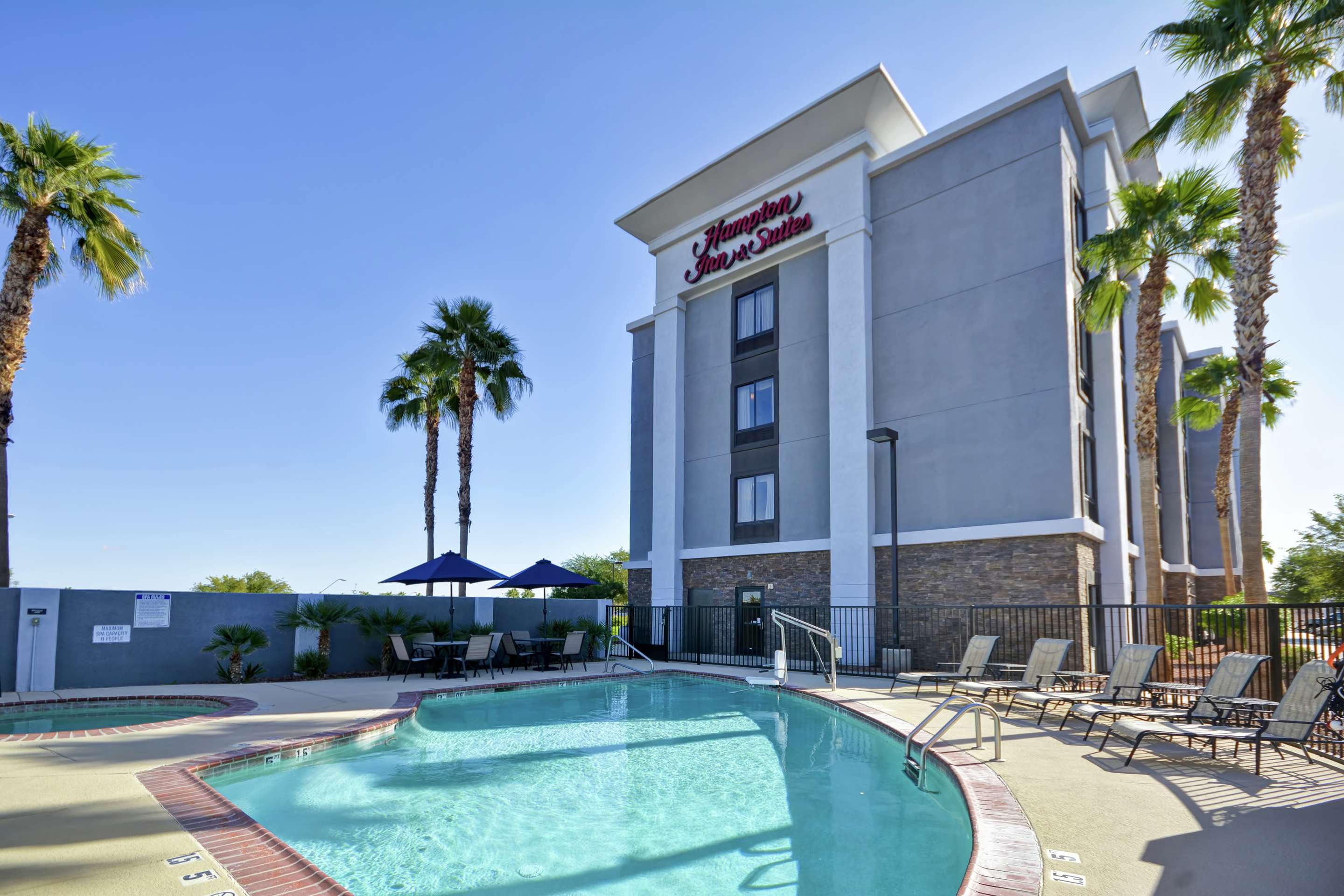 Pool | Hampton Inn & Suites Yuma