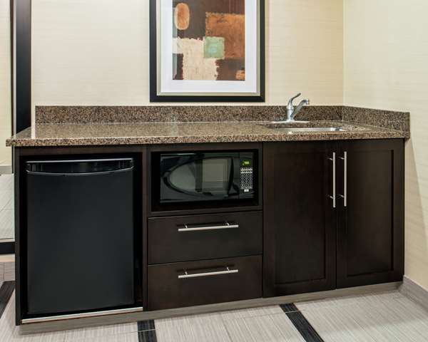  - Hampton Inn Airport Winnipeg