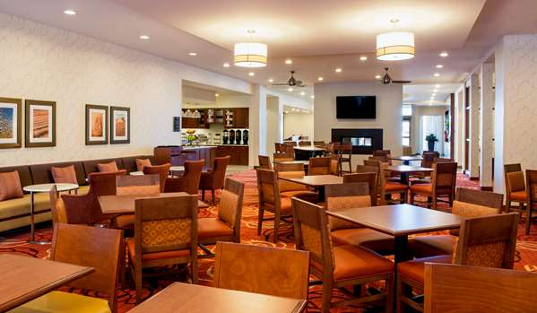 Restaurant - Homewood Suites by Hilton Airport Winnipeg