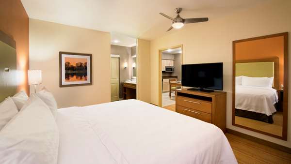  - Homewood Suites by Hilton Airport Winnipeg