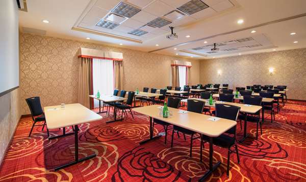  - Homewood Suites by Hilton Airport Winnipeg