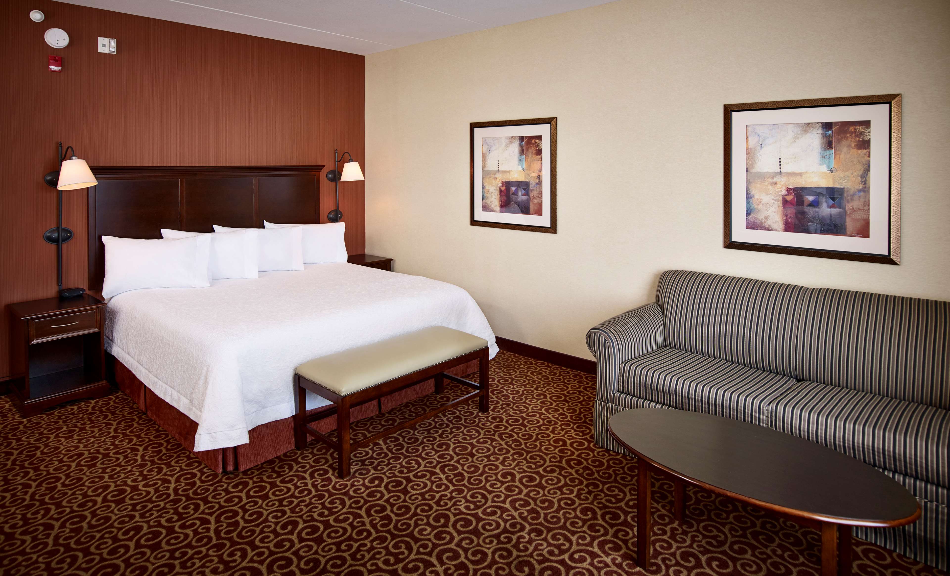 Hampton Inn by Hilton North Bay Room Type - 1 KING ACCESS SOFA BED NS