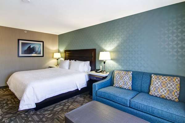  - Hampton Inn & Suites Airport Calgary
