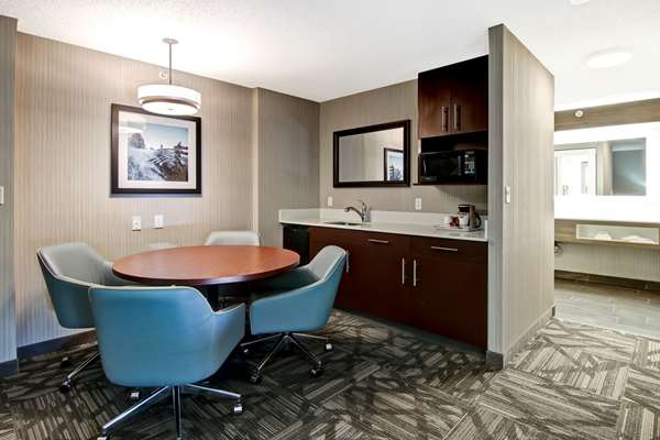  - Hampton Inn & Suites Airport Calgary