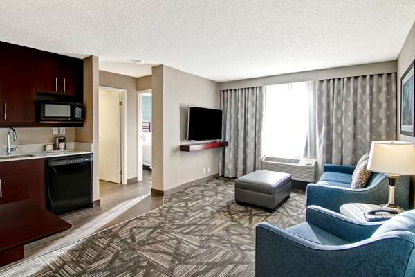  - Hampton Inn & Suites Airport Calgary