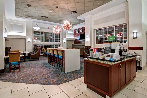 Restaurant - Hampton Inn & Suites Airport Calgary