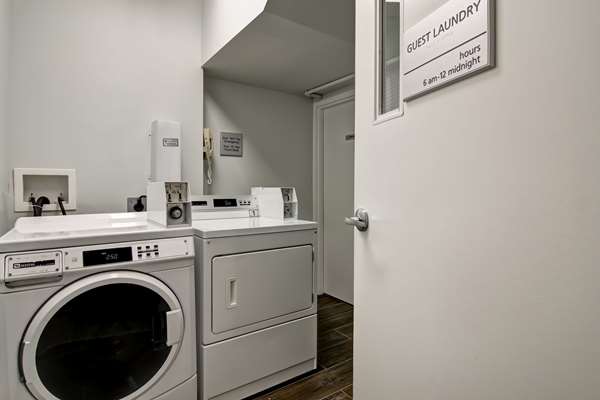  - Hampton Inn & Suites Airport Calgary