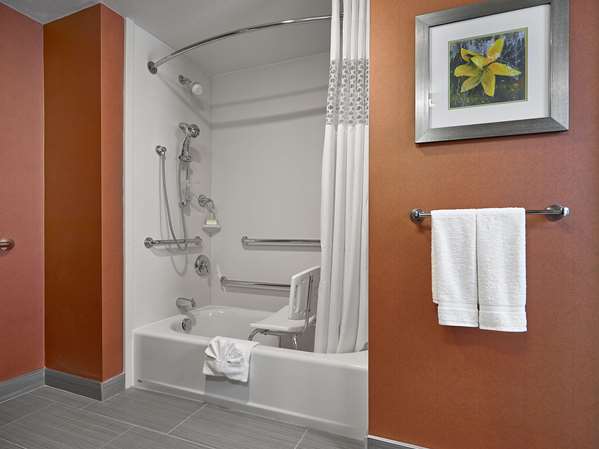  - Hampton Inn Airport North Calgary