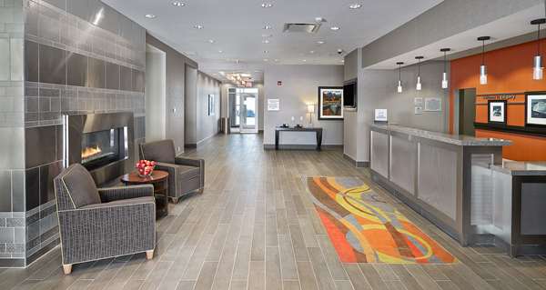  - Hampton Inn Airport North Calgary