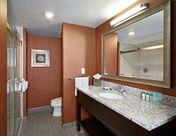  - Hampton Inn Airport North Calgary
