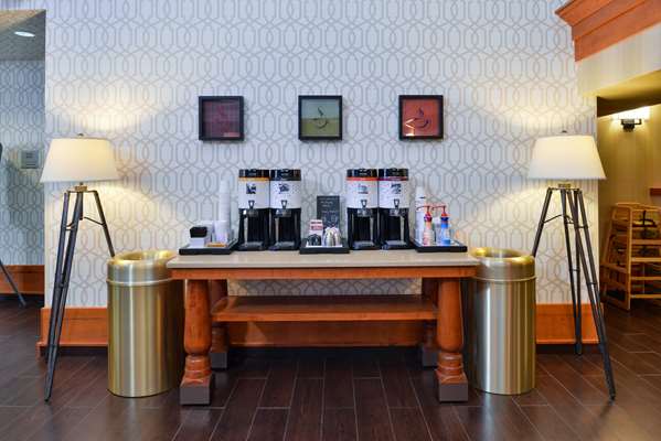 Restaurant - Hampton Inn & Suites University Northwest Calgary